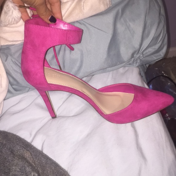 pink heels - Picture 2 of 5
